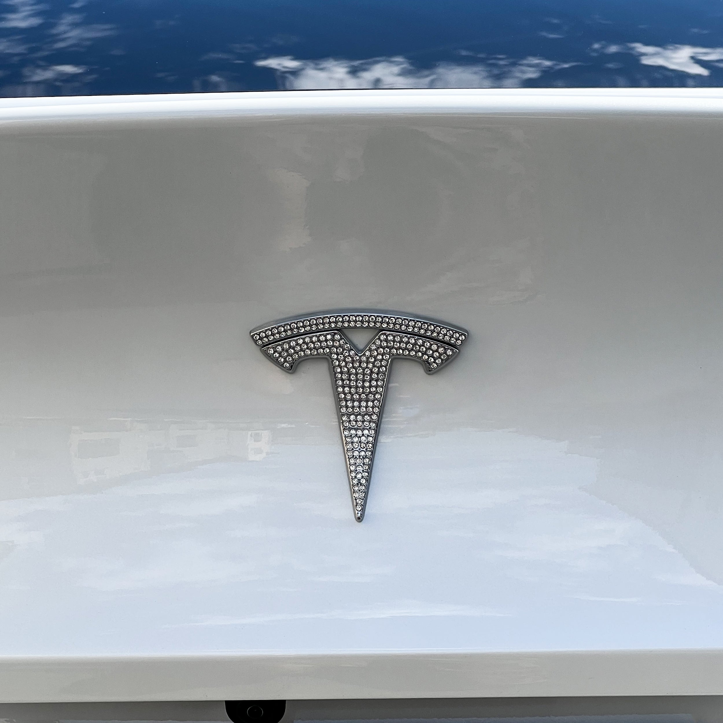 Bling Diamond Tesla Logo Emblem Cover